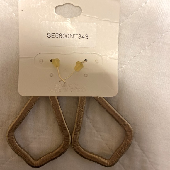 No.3 cute earrings!! - Picture 2 of 2